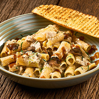 Rigatoni Chicken & Truffle Crea